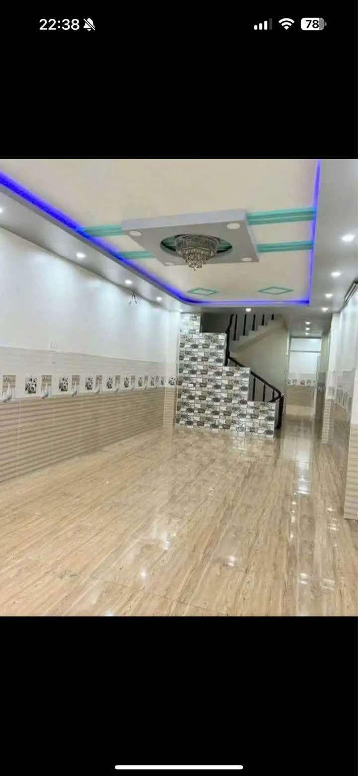 Cho thuê nhà mặt tiền đường 30/4 Sóc Trăng 3 tầng - Kinh doanh sầm uất!