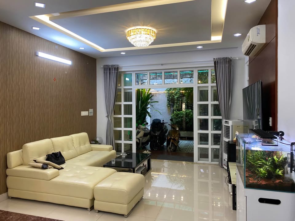 Nhà nguyên căn cho thuê đường Nguyễn Bỉnh Khiêm, quận 1, 120m² - Giá chỉ 48 triệu/tháng!