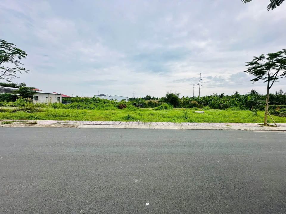 Đất nền 87m² Phường Phước Hậu Vĩnh Long - Ô tô tới đất, giá 1.4 tỷ!