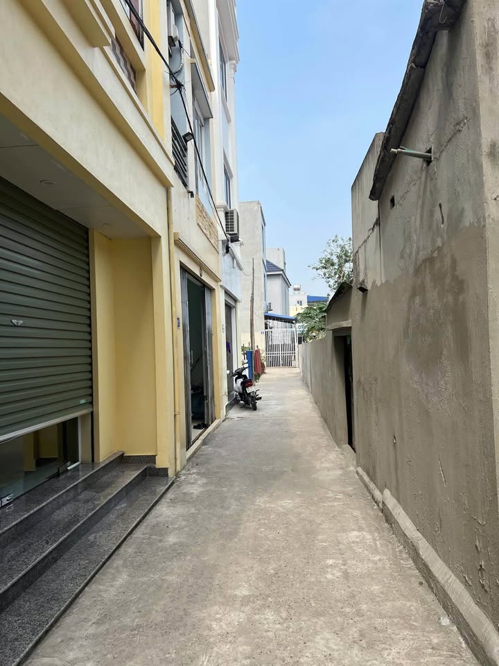 Nhà cho thuê 3 tầng đường Nam Hòa, 55m² - Đầy đủ nội thất, giá tốt cho gia đình!
