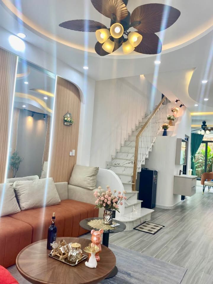 Nhà 3 tầng Phạm Văn Nghị 74m² giá 6 tỷ - Sẵn sàng công chứng ngay!