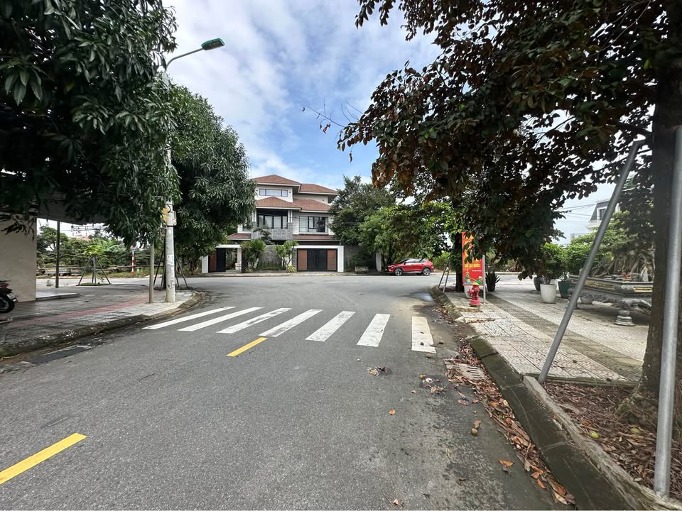 Đất nền góc Lê Quảng Chí và Lê Quang Hoà, Hòa Xuân, Đà Nẵng 249m² giá 21.8 tỷ - Cơ hội đầu tư hiếm có!