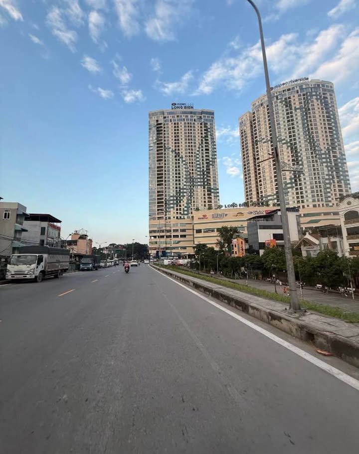 Townhouse Ngọc Thụy Long Biên 322m² giá 62 tỷ - Kiến trúc sang trọng hiếm có!