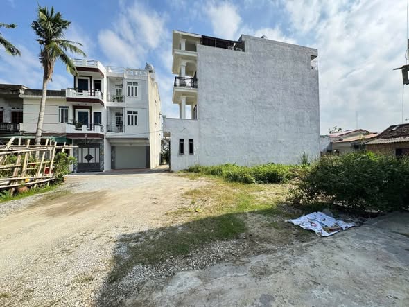 Đất Nam Ngạn 85.6m² giá 2 tỷ - Mặt tiền khủng 12m, hướng Tây Bắc!