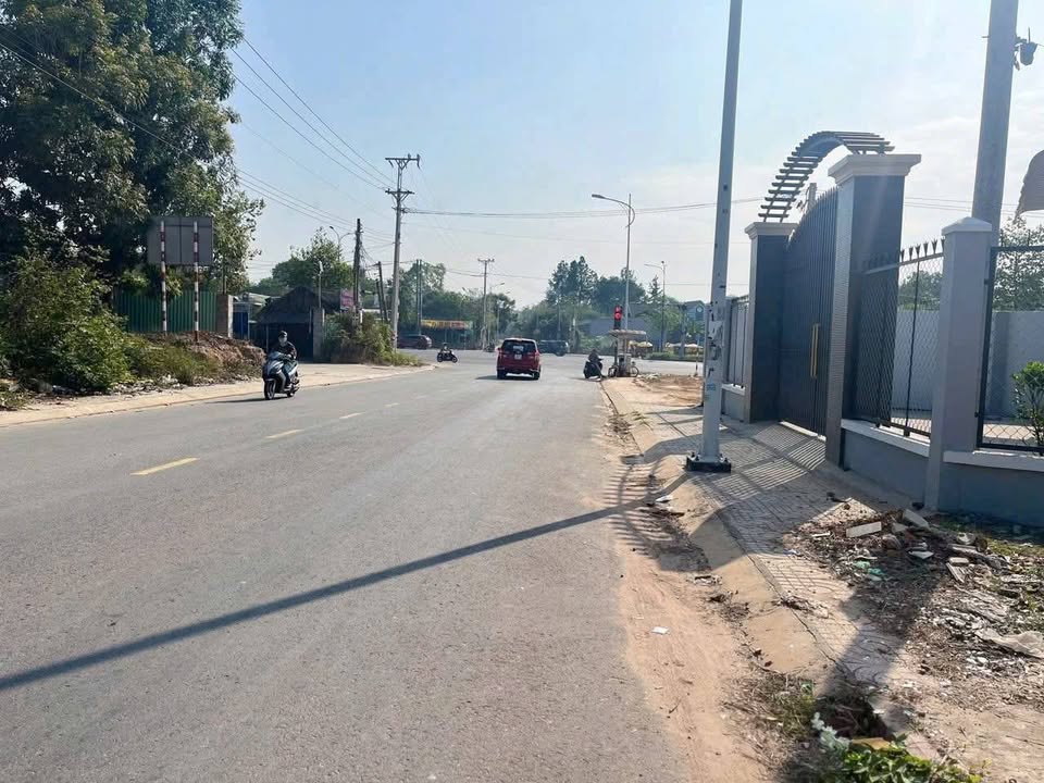 Đất nền mặt tiền đường DH601, Tân Định, Bến Cát, 128m² giá 2.2 tỷ - Đầu tư sinh lời ngay!