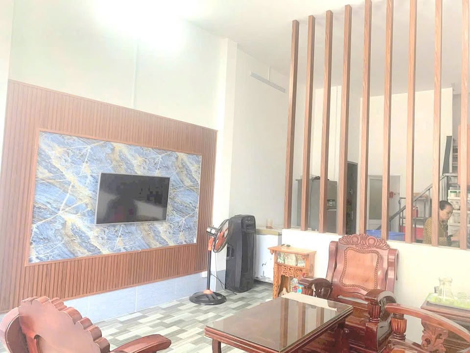 Nhà phố Phường 8, Cà Mau 53m² giá 2.4 tỷ - Nhà mới chính chủ, thuận tiện di chuyển!