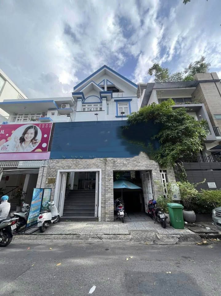 Cho thuê Nhà Hoa Lan, Phú Nhuận 144m² giá 80 triệu - Kinh doanh sầm uất!