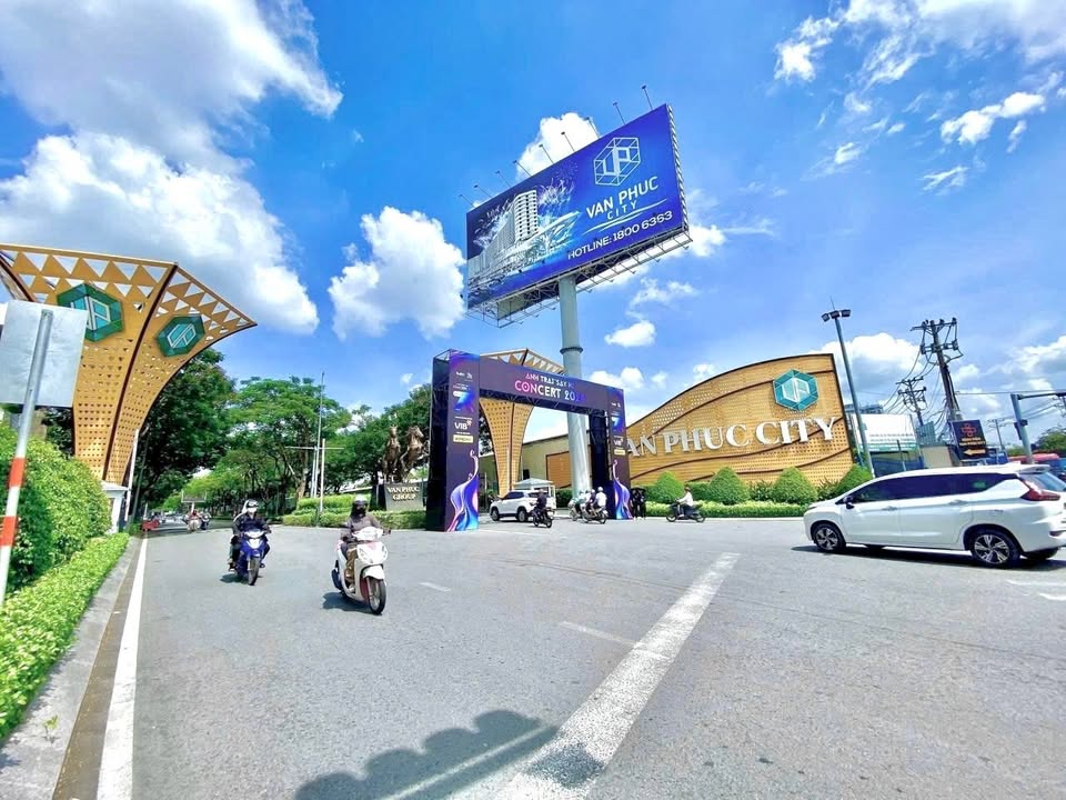 Nhà mặt tiền Quốc lộ 13, Thủ Đức 255m² giá 31.5 tỷ - Cơ hội vàng cho đầu tư!