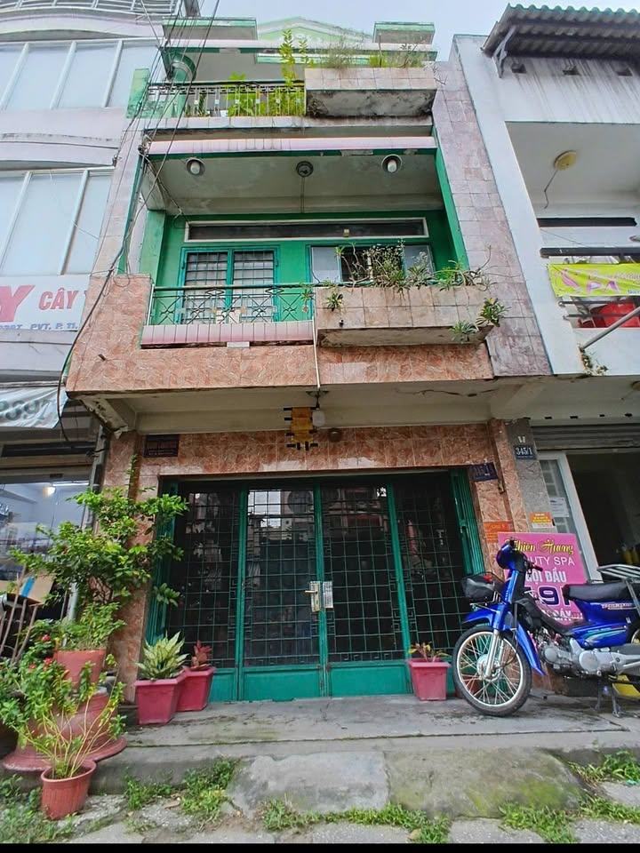 Nhà mặt tiền đường Phan Văn Trị, quận Bình Thạnh, 52m² giá 12.8 tỷ - Cơ hội kinh doanh tuyệt vời!