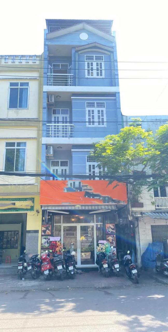 Nhà nguyên căn mặt tiền đường Trần Hưng Đạo, Quy Nhơn 42m² giá 9 triệu - Thích hợp kinh doanh, văn phòng!