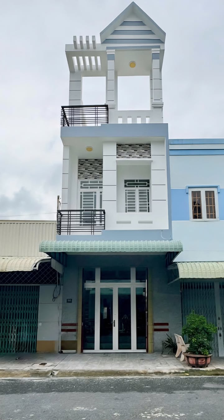 Nhà 3 tầng KDC Xẻo Trôm, P.Mỹ Phước, 56m² - Vị trí trung tâm, giá thỏa thuận!