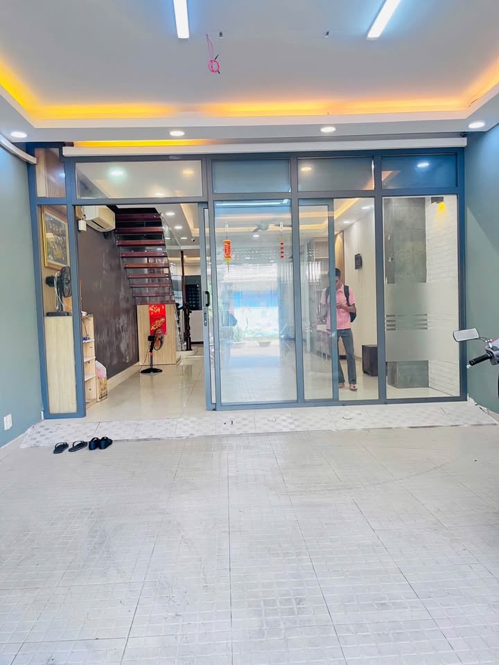 Nhà riêng Tân Bình 86.5m² giá 22.9 tỷ - Thiết kế hiện đại, đầy đủ tiện nghi!