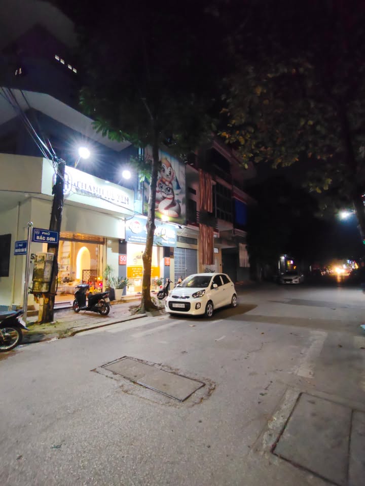 Nhà 3 tầng lô góc tại phố Hàn Giang, Hải Dương 46.8m² giá 3.86 tỷ - Thiết kế hiện đại, kinh doanh thuận lợi!