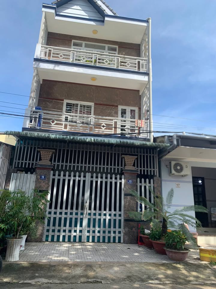 Nhà riêng đường Chu Văn An, Phú Quốc 105m² giá 13 tỷ - Vị trí đắc địa, sẵn sàng ở ngay!