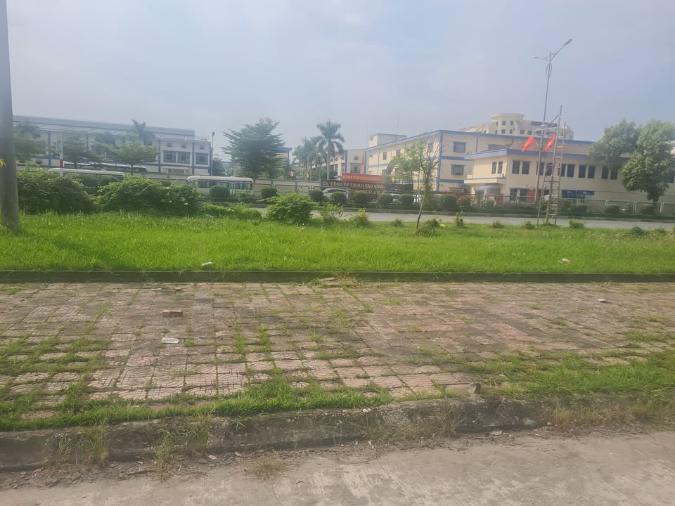 Đất nền Uông Bí 100m² giá 4 tỷ - Đối diện Cty Giầy Da Sao Vàng!