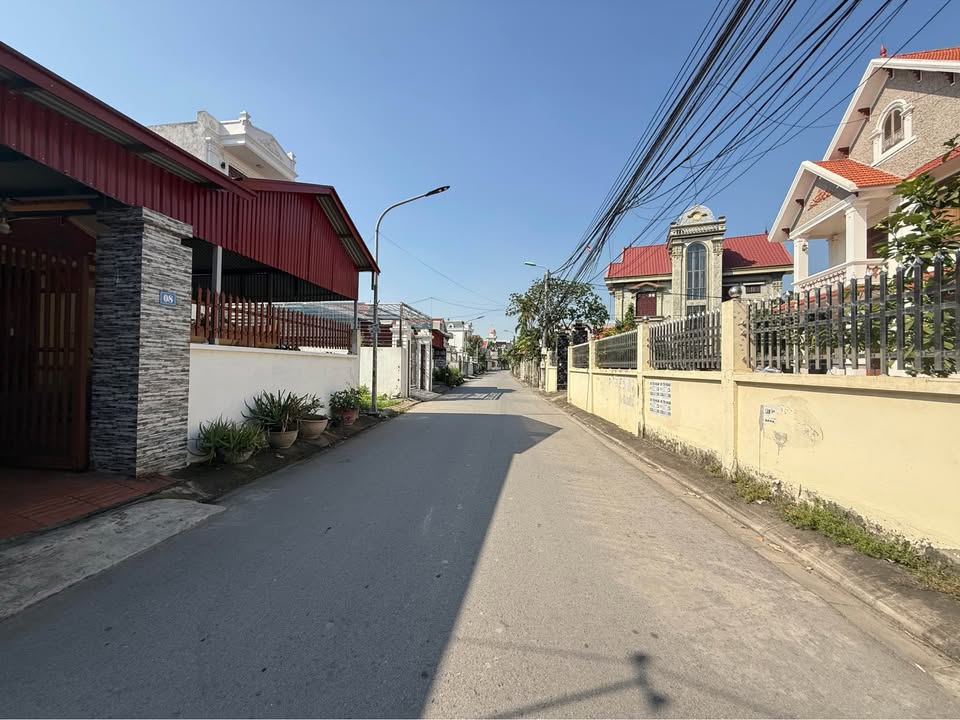 Đất mặt trục tổ 8 thị trấn An Dương 200m² giá 4.5 tỷ - Đầu tư sinh lời hấp dẫn!