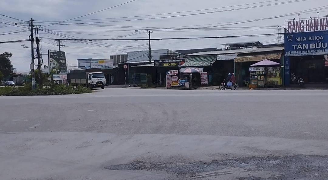 Bán lô đất Farm 700m² Tân Bửu, Bến Lức - Tiềm năng nghỉ dưỡng tuyệt vời!