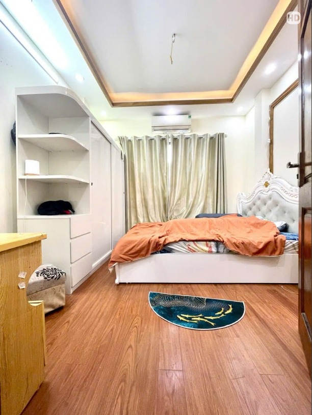 Nhà phố Lĩnh Nam 30m² giá thỏa thuận - Kinh doanh ô tô tránh, gần chợ!