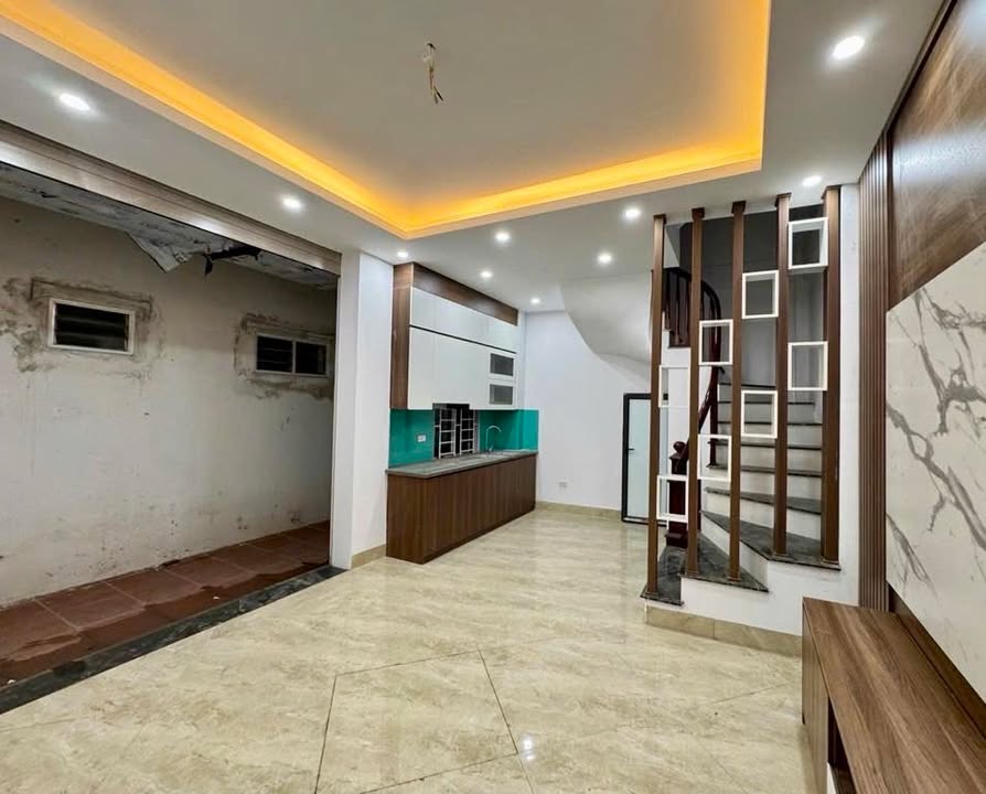 Nhà 5 tầng Liên Mạc 32m² giá 6 tỷ - Tiện ích đầy đủ, gần trường chợ!