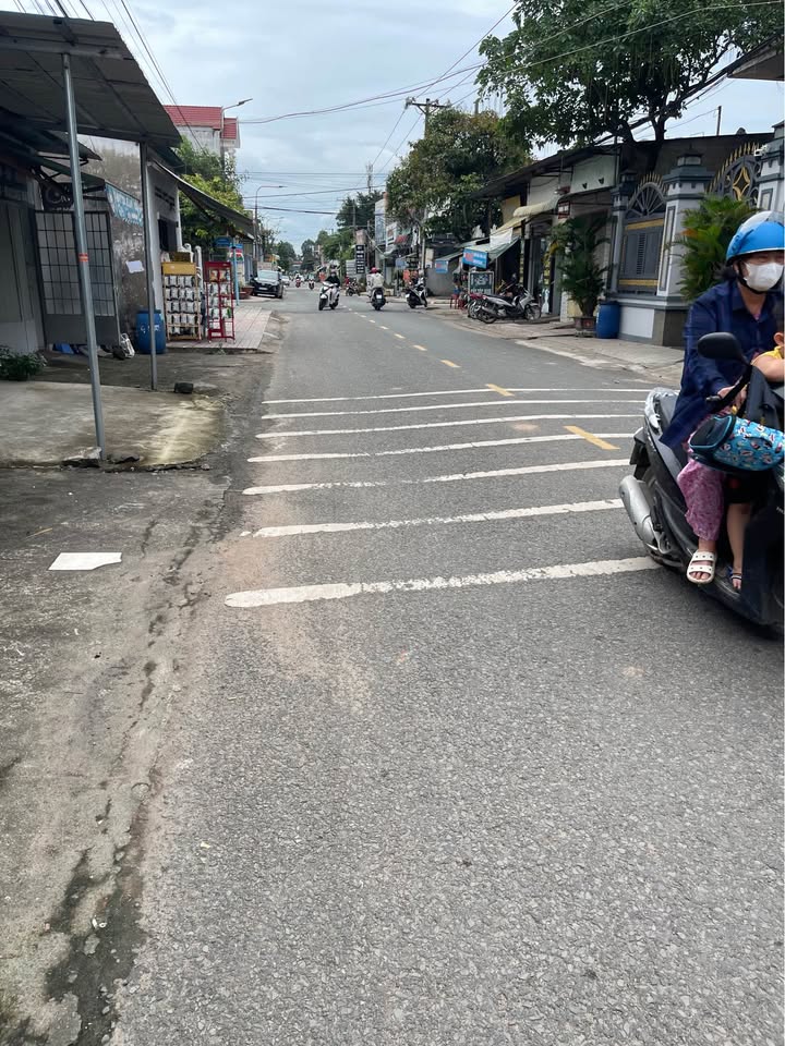 Đất lô góc Long Bình 56m² giá 650 triệu - Mặt tiền thông thoáng thuận tiện kinh doanh!