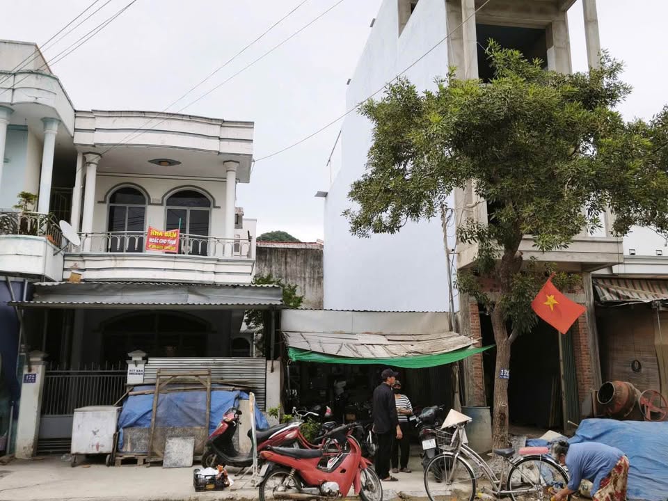 Nhà phố 1 trệt 1 lầu Đường Lý Thái Tổ Vĩnh Hòa 100m² giá 8.7 tỷ - Cơ hội đầu tư tuyệt vời!