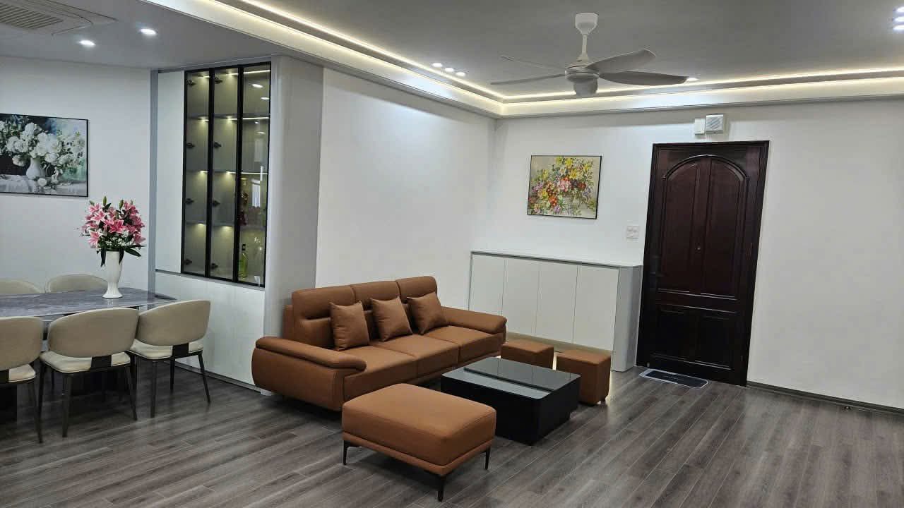 Chung cư 17T3 Trung Hòa Nhân Chính 119m² giá thỏa thuận - Full nội thất mới cứng!