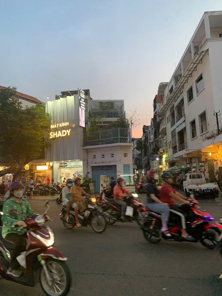 Nhà 2 mặt tiền Lê Văn Sỹ, quận 3, diện tích 90m² giá 36.2 tỷ - Đầu tư sinh lời ngay!