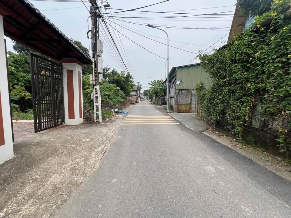 Nhà 2 tầng trục chính Ba Mô, Hương Sơn 220m² giá 3 tỷ - Sẵn sàng vào ở!