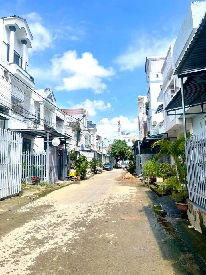 Nhà phố Cồn Khương 64m² giá 3.75 tỷ - An ninh và tiện ích đầy đủ!