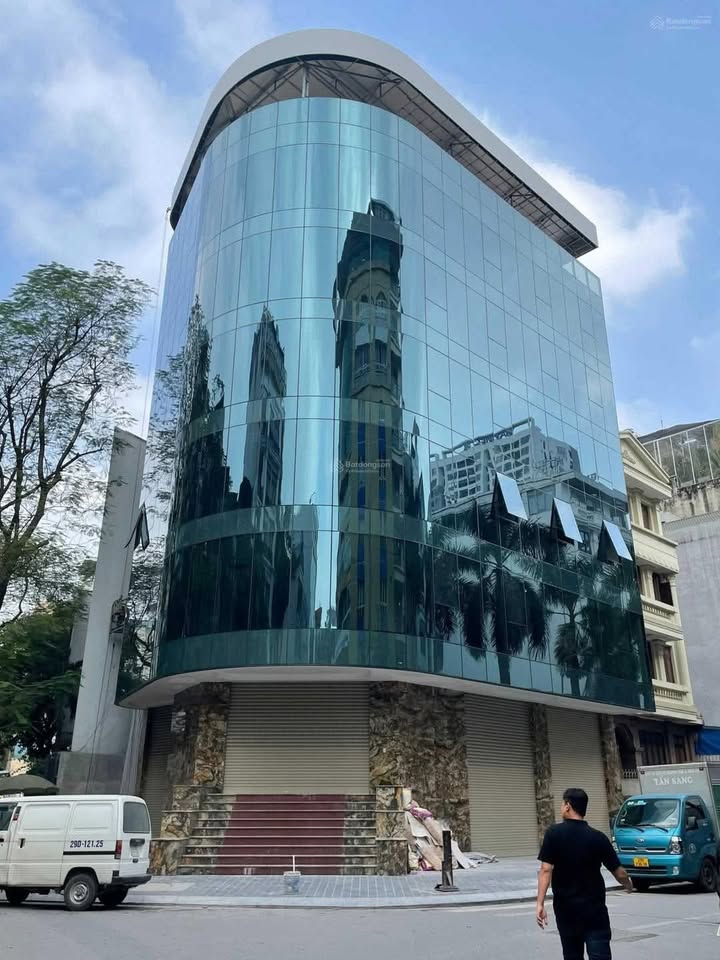 Cho thuê mặt tiền lô góc Khuất Duy Tiến, Thanh Xuân 100m² - Thích hợp kinh doanh mọi ngành nghề!