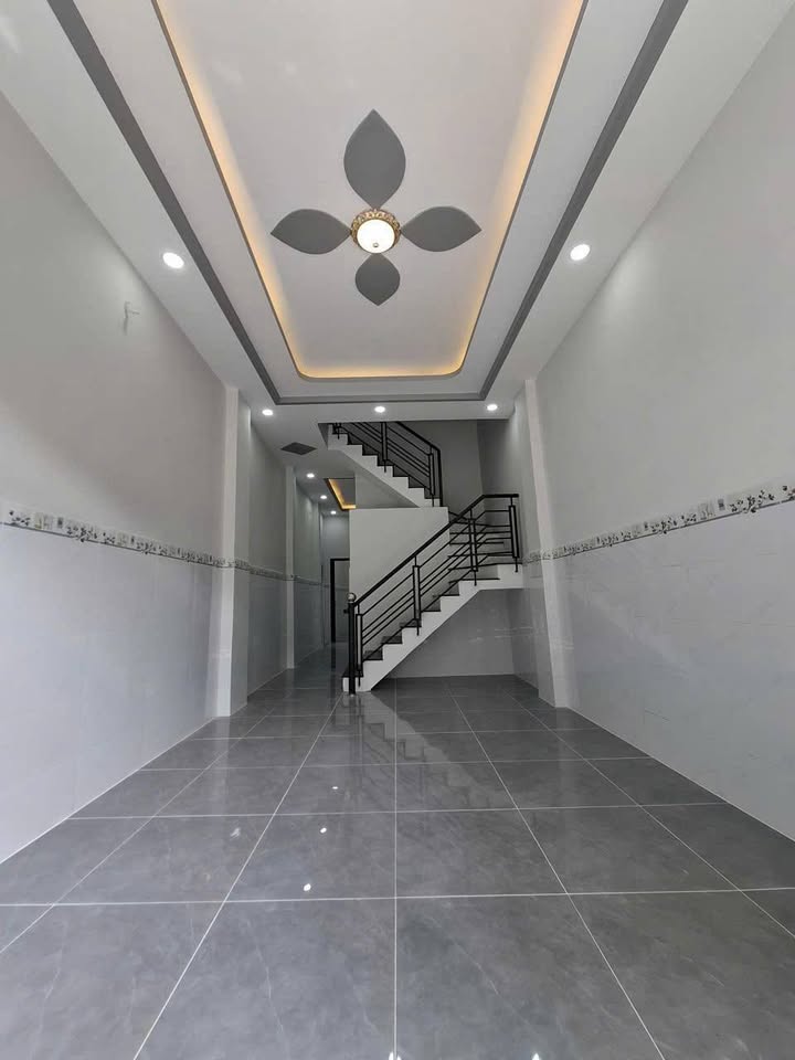 Nhà bán hẻm 423/11 Âu Cơ, Phú Trung, Tân Phú 46m² - Giá chỉ 4.5 tỷ VND, thương lượng nhẹ!