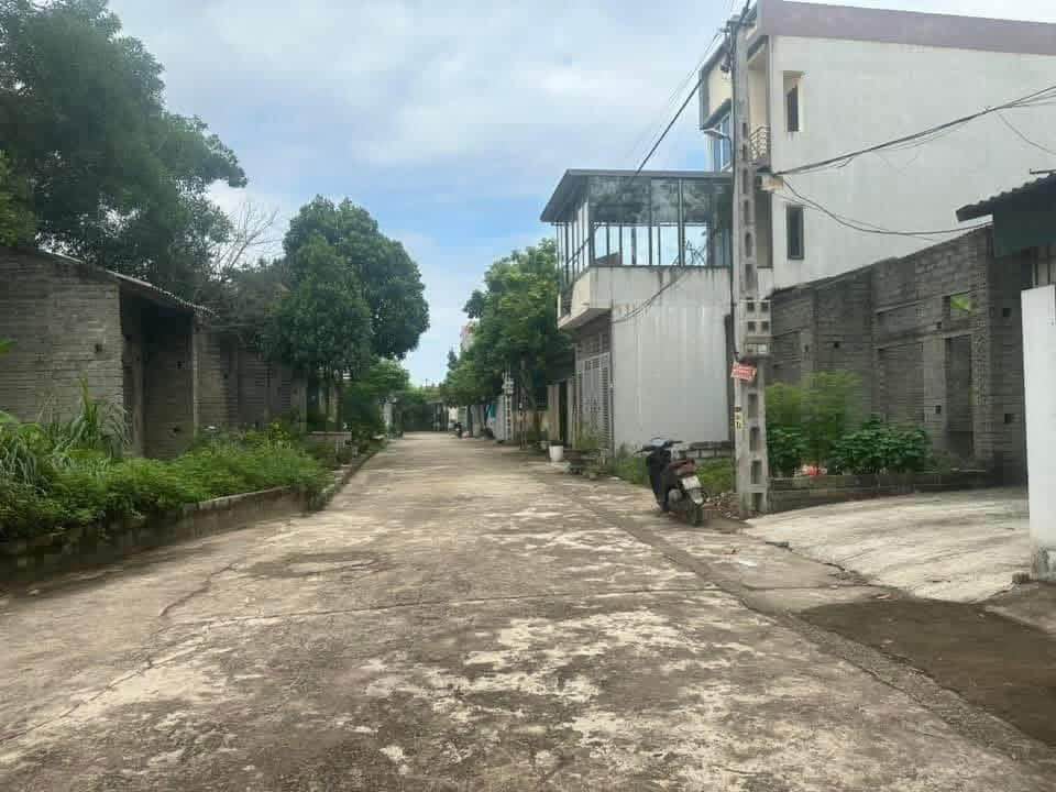 Đất nền Phú Sơn, Ba Vì 150m² giá 2 tỷ - Sổ đỏ chính chủ, đầu tư sinh lời!