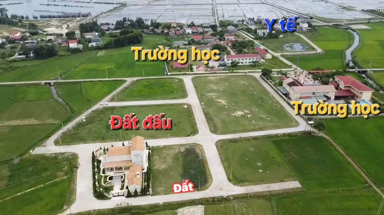 Đất đấu giá Quảng Phú 192m² giá 700 triệu - Vị trí đẹp, thuận tiện sinh sống!