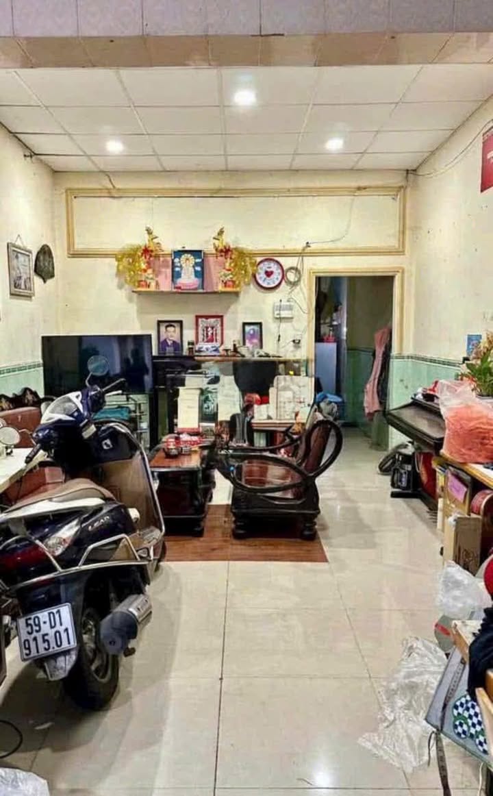 Nhà riêng Bà Điểm Hóc Môn 56.1m² giá 2.35 tỷ - Sổ hồng chính chủ, gần chợ