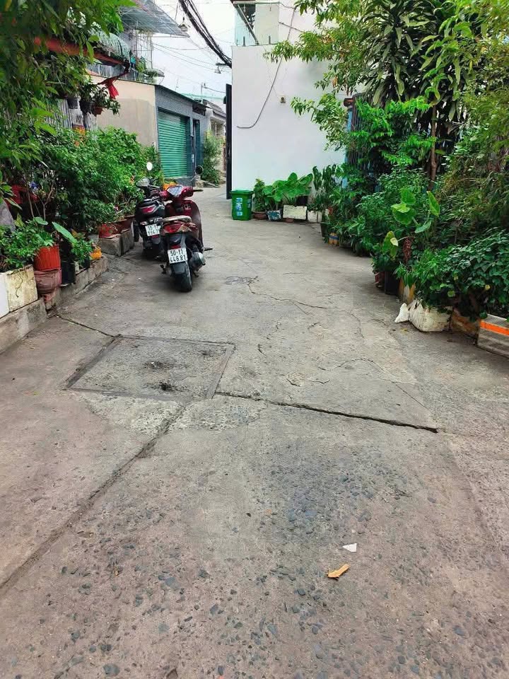 Đất nền xã Xuân Thới Đông 68m² giá chỉ 2.9 tỷ - Sổ đỏ chính chủ, thương lượng tốt!