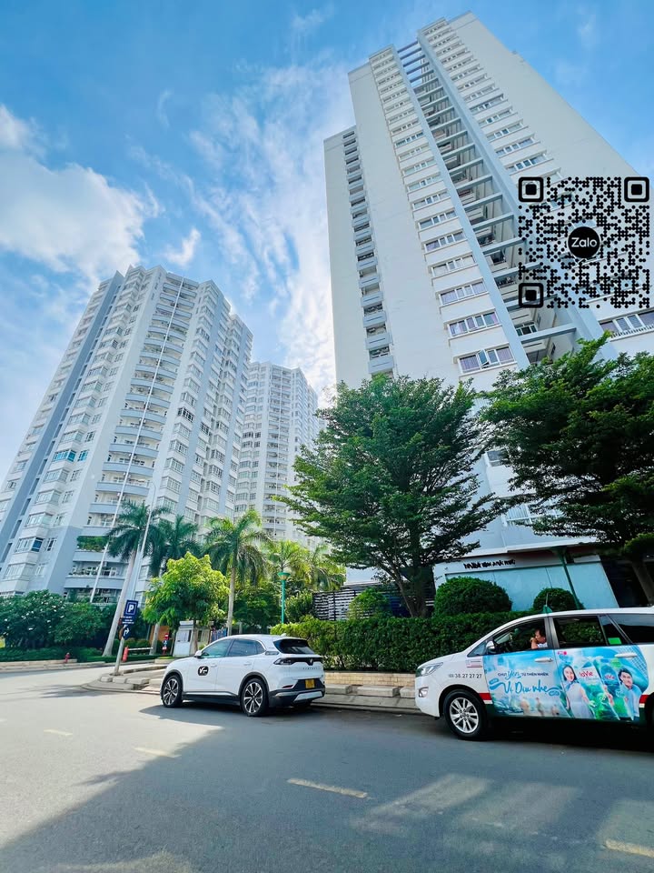 Nhà 5 tầng Hậu Giang, Quận 6, 42m² giá 8 tỷ - Nội thất cao cấp, chưa từng ở!