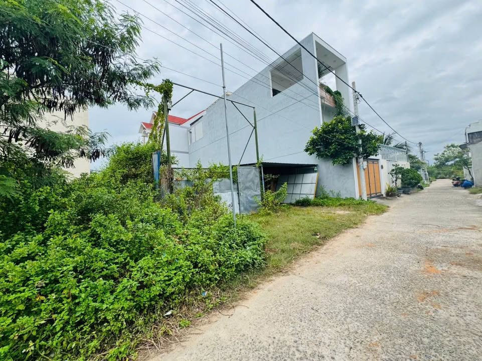 Đất thổ cư 122m² tại Phan Thiết - Giá chỉ 2,2 tỷ - Đường ô tô thuận tiện!