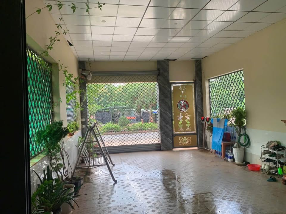 Nhà lầu kiên cố 156m² trên đường Hồ Xuân Hương, Đồng Xoài - Giá 3 tỷ đồng!