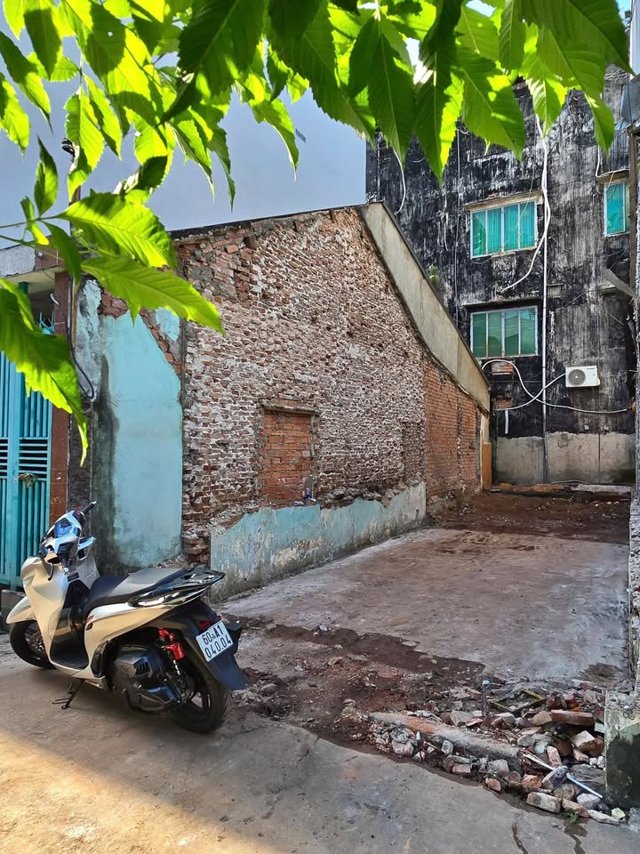 Đất thổ cư 52m² đường Cách Mạng Tháng 8 - Giá 2.9 tỷ, gần chợ Biên Hòa!