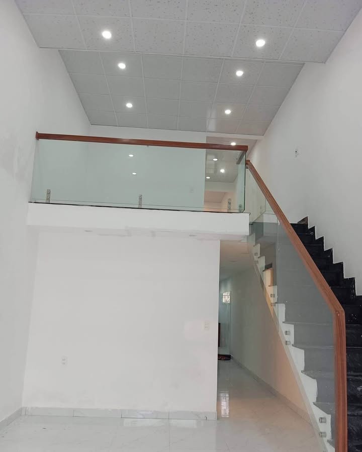 Nhà ba lá mặt tiền Nguyễn Lương Bằng, Đà Nẵng 60m² giá 1.7 tỷ - Sẵn sàng vào ở!