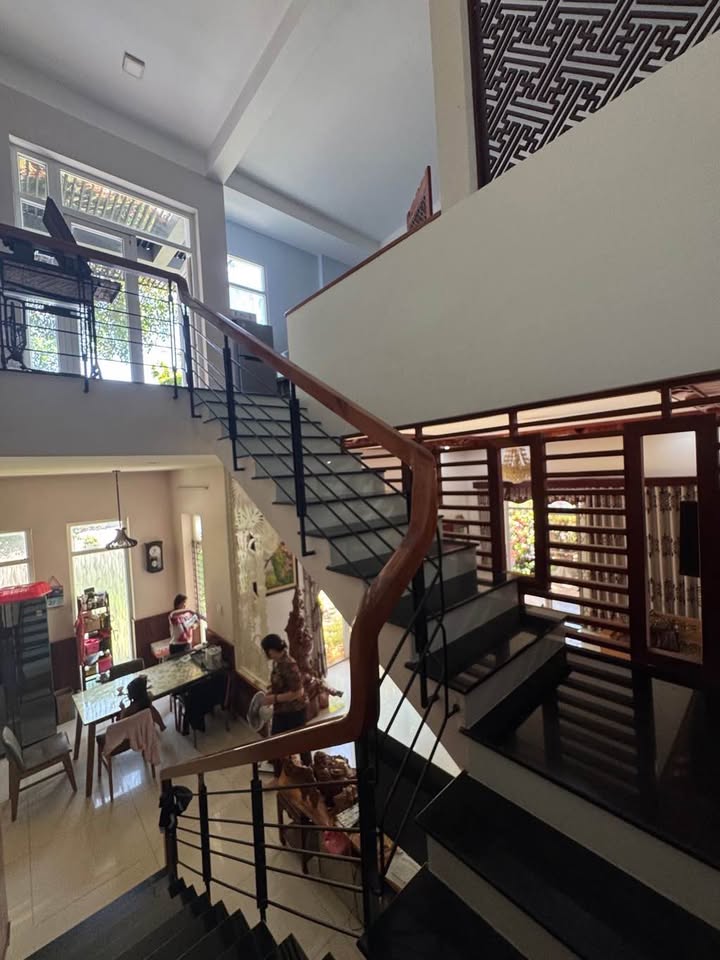 Villa 2 tầng Hòa Xuân Đà Nẵng 182m² giá 16.99 tỷ - Không gian sống lý tưởng!