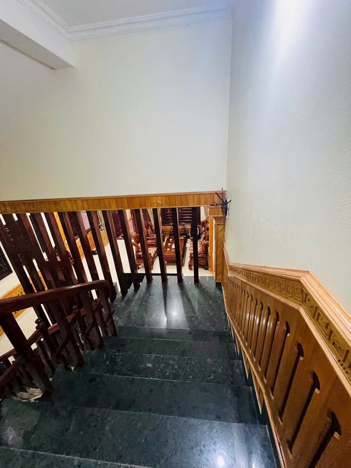 Nhà 3 tầng kiên cố tại đường Trần Nhân Tông, Ninh Bình - Diện tích 108m² giá 7 tỷ - Sẵn sàng giao dịch!