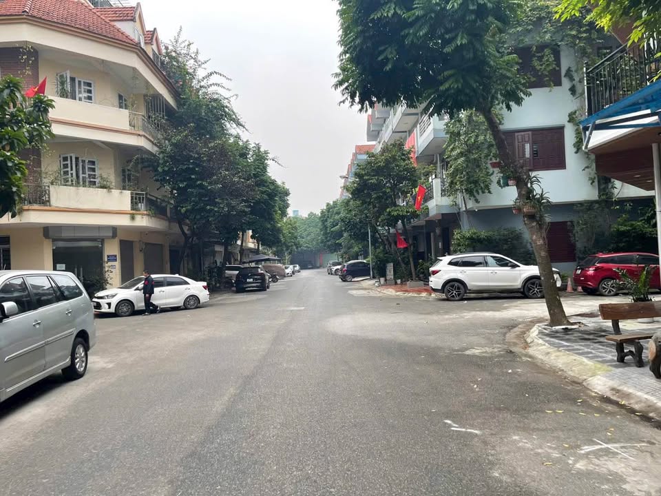 Đất nền Văn Quán Hà Đông 47m² giá 14.8 tỷ - Sổ đỏ chính chủ, vị trí đắc địa!