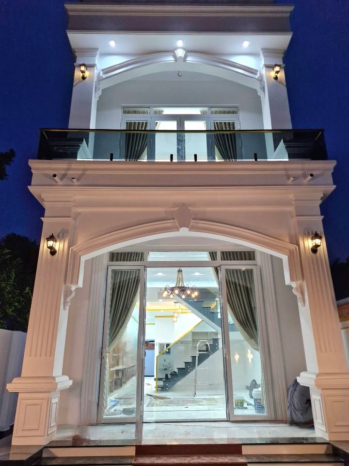 Nhà Lầu Đúc Kiến Trúc Châu Âu tại Phường Ninh Thạnh, Tây Ninh - Đầu Tư Kinh Doanh Hoàn Hảo!