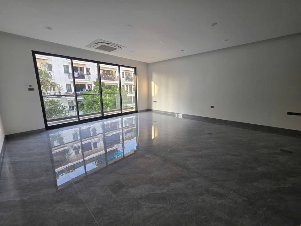 Cho thuê văn phòng tại phố Lâm Hạ, Long Biên 85m² giá chỉ từ 25 triệu - Không phí dịch vụ!