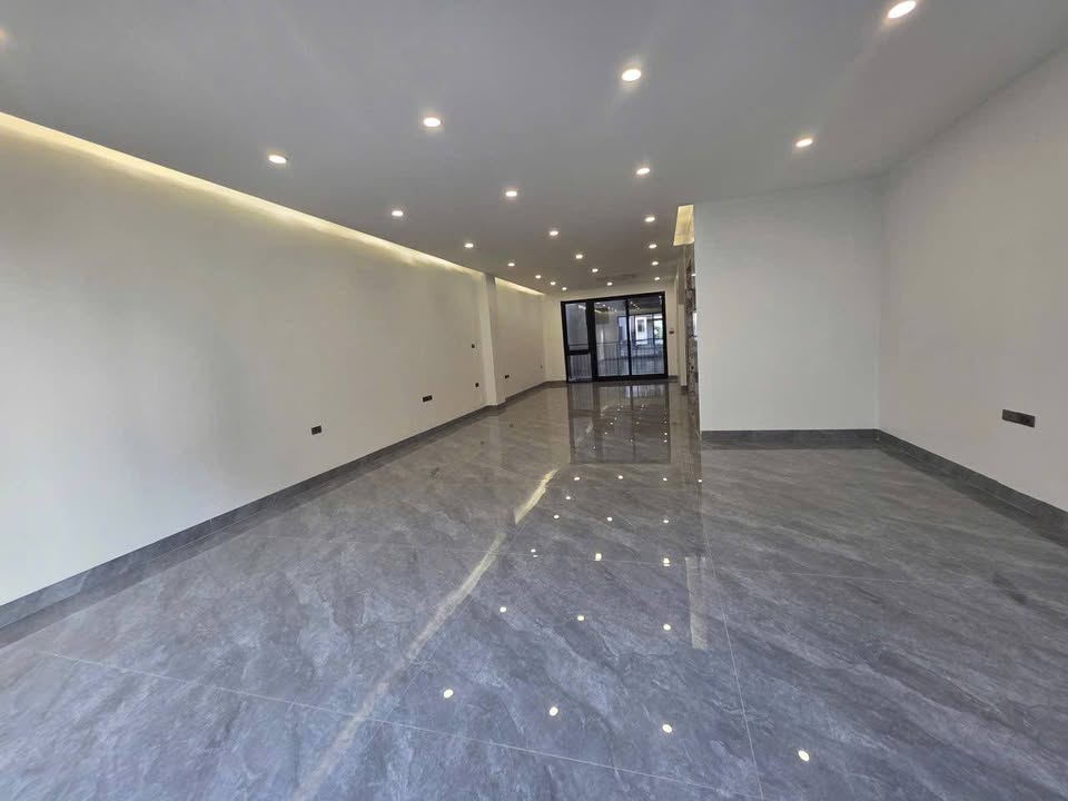 Cho thuê văn phòng đường Lâm Hạ, Long Biên, 85m² giá 40 triệu - Phù hợp cho doanh nghiệp!