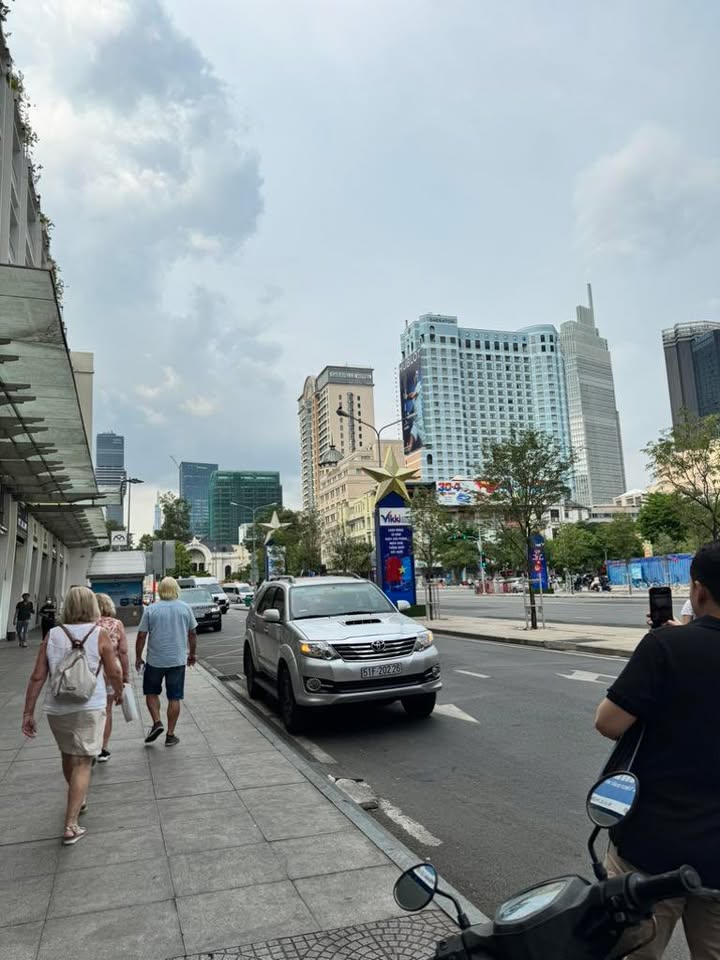 Bán nhà mặt tiền kinh doanh Lê Lợi quận 1, diện tích 94m² giá 139 tỷ - Cơ hội đầu tư không thể bỏ lỡ!