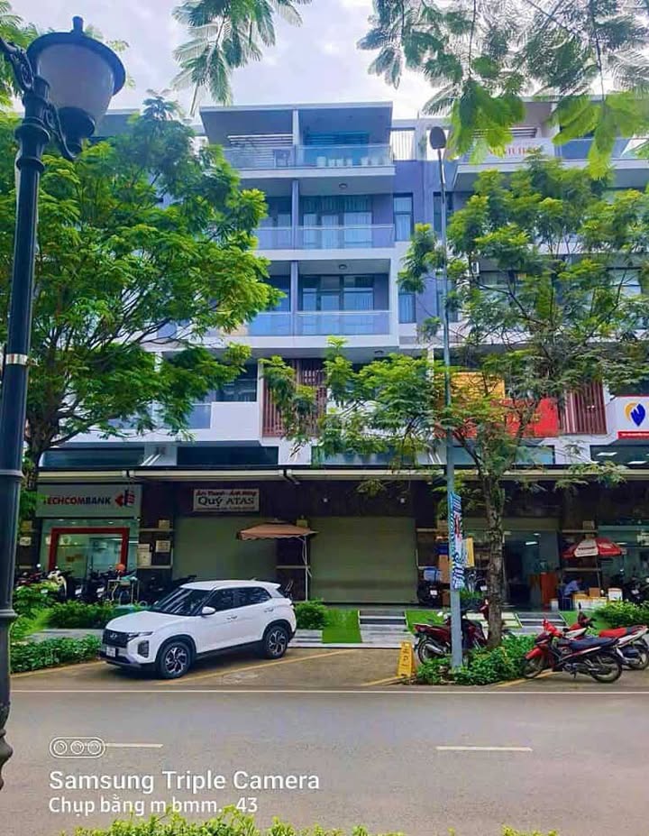 Shophouse mặt tiền Nguyễn Thị Nhung, Thủ Đức 100m² giá 27.8 tỷ - Cơ hội đầu tư vàng!