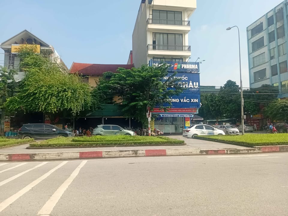 Đất nền đường Lê Thái Tổ, Hoa Lư, Ninh Bình 100m² giá 5 tỷ - Vị trí đắc địa, thuận tiện giao thông!