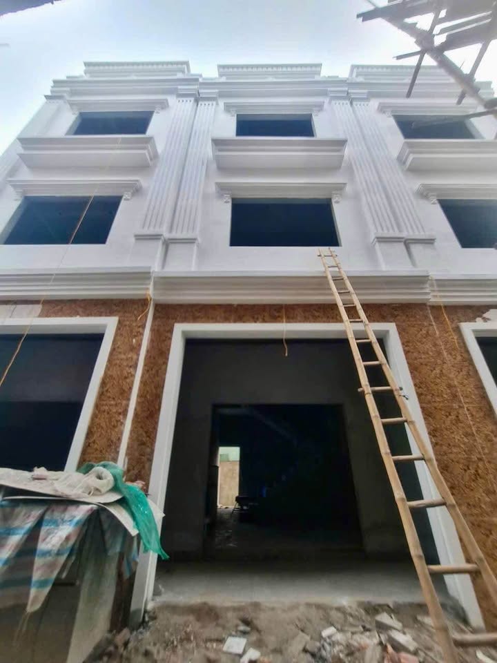 Bán nhà 3 tầng tại đường Phạm Ngũ Lão, Nam Định - Giá 1,75 tỷ, ô tô vào tận cửa!